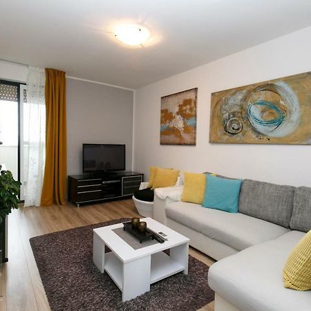 Golden Place Split Luaran gambar