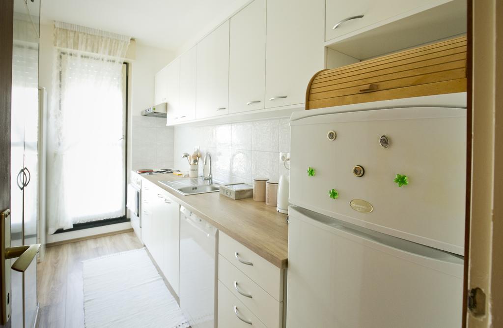 Golden Place Split Luaran gambar
