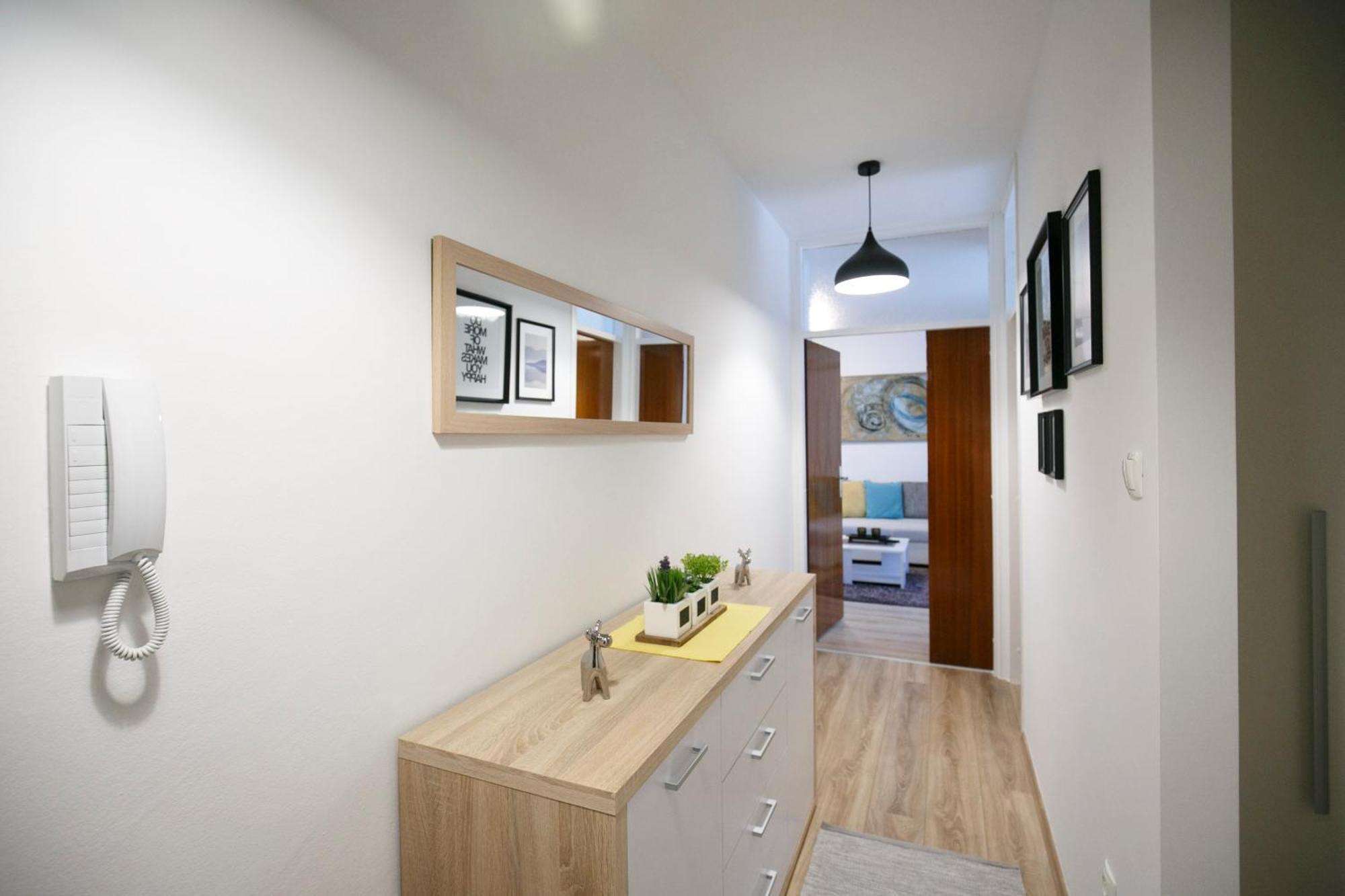 Golden Place Split Luaran gambar